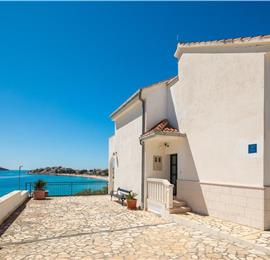 4 Bedroom Villa with Pool near Milna, Brac Island Sleeps 8 